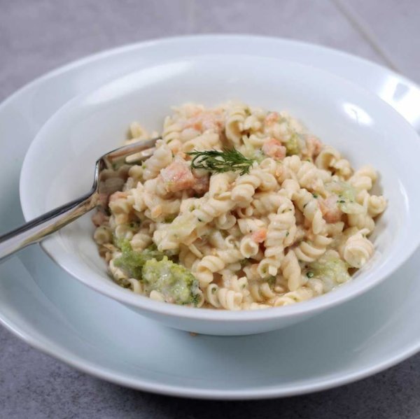 Fuel Your Preparation | Pasta med laks og brokkoli | Frysetørket mat | 800g