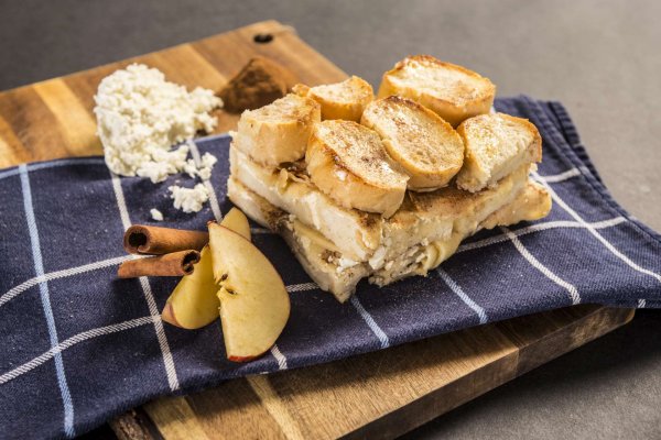Adventure Menu | Bread pudding with apples and cinnamon | MRE | 250g