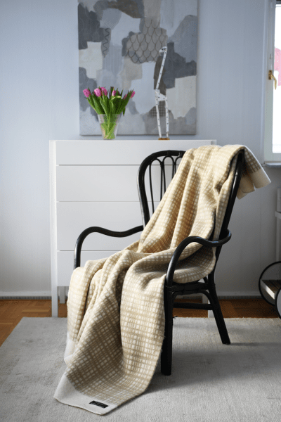 Nydelig teppe i lammeull Beige